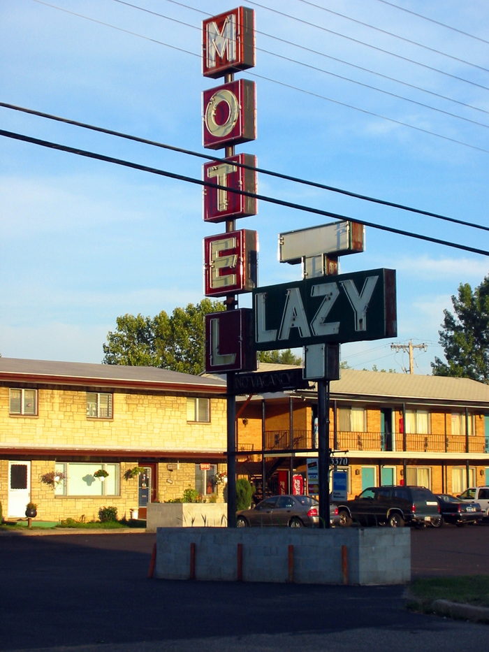 Lazy T Motel - Jan 2003 (newer photo)